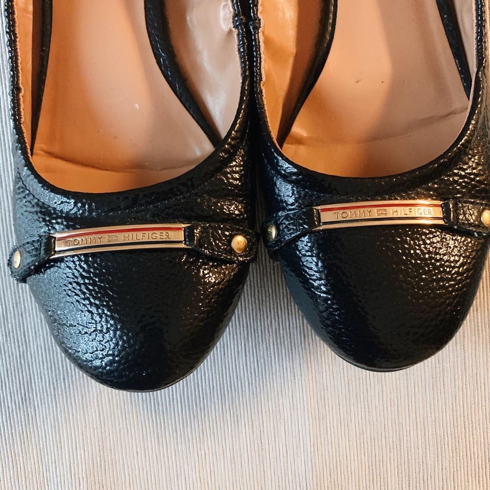 Tommy Hilfiger Flats - must be purchased in a $25 bundle